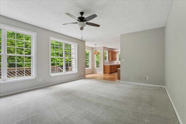 Building Photo - Spacious home in Fernbrook community and J...