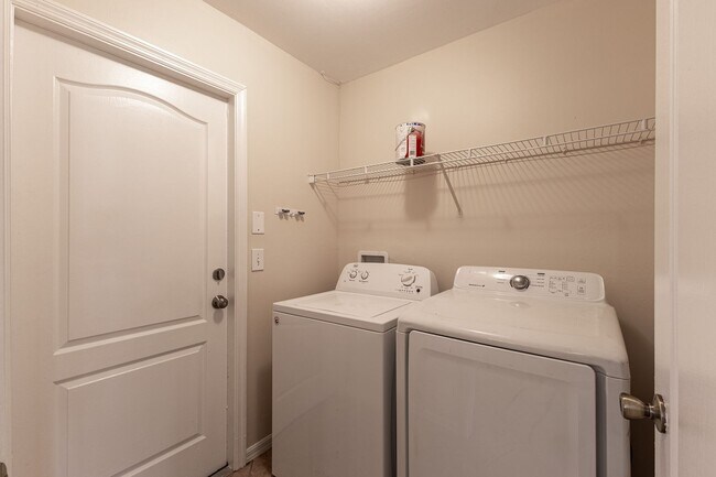 Building Photo - 6012 Thrush Ave