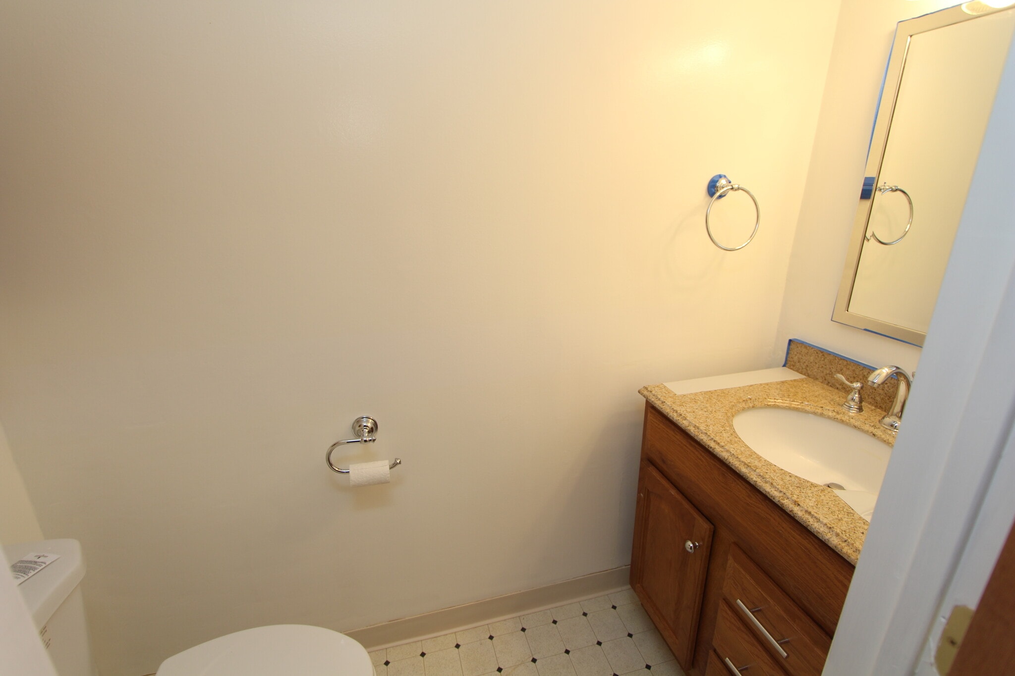 Building Photo - 3242 Summerdale Ln