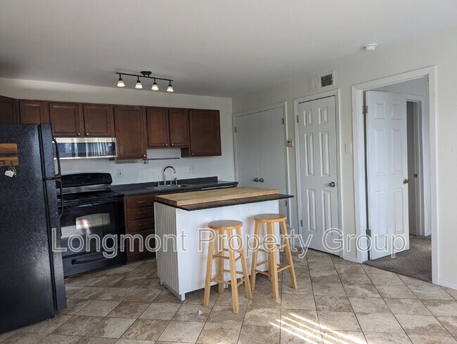 Building Photo - 2003 Terry St