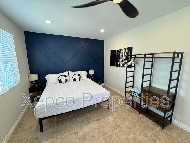 Building Photo - 80746 Diamondback Trail