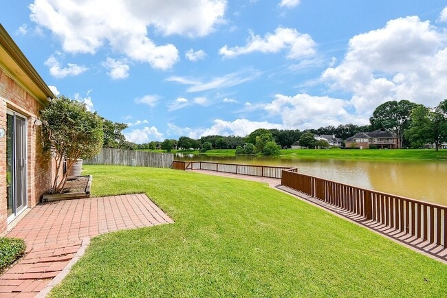 Building Photo - 1231 Creekford Cir