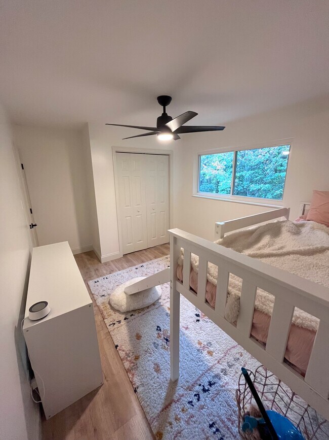 Building Photo - 1140 Park Hill Cir