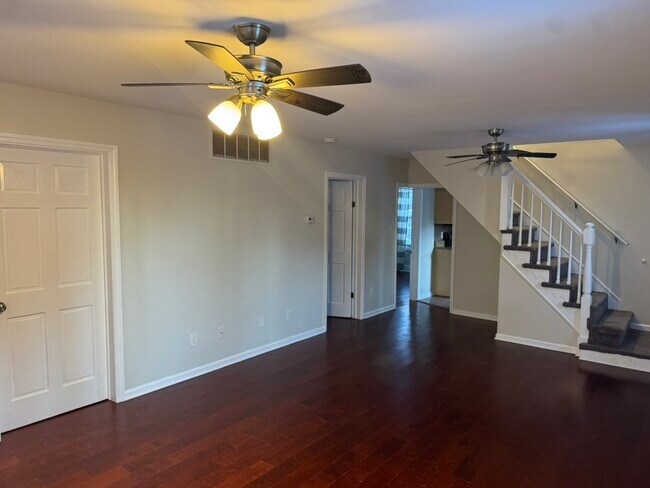 Building Photo - 85 Lawn Park Ave