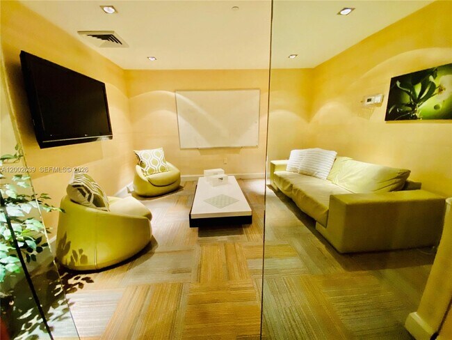 Building Photo - 950 Brickell Bay Dr