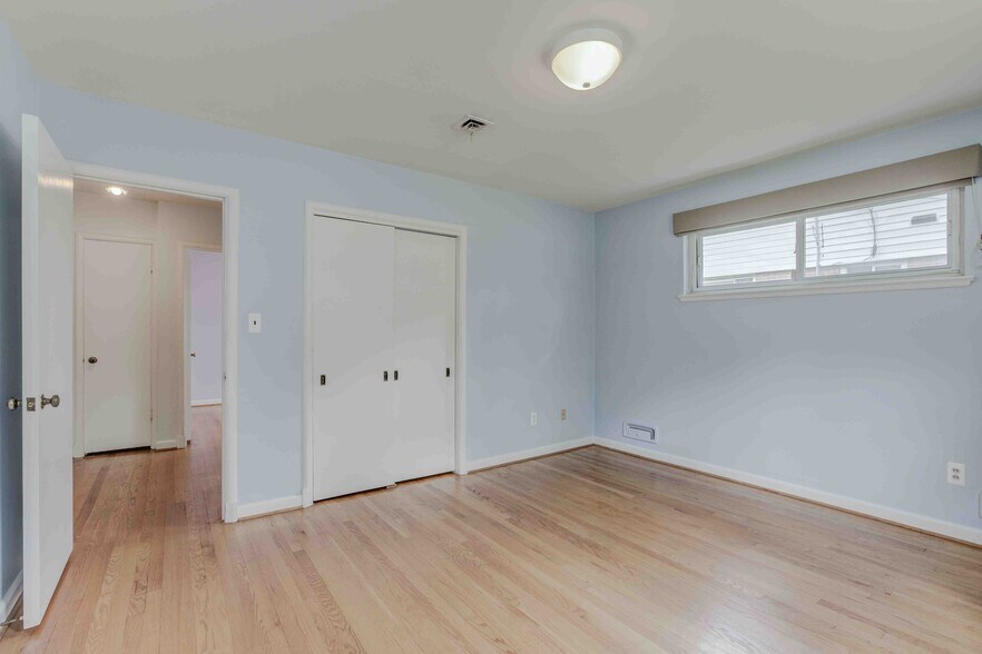 Building Photo - 3215 Brooklawn Ter