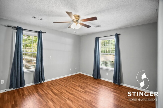 Building Photo - 2 Pelican Cir