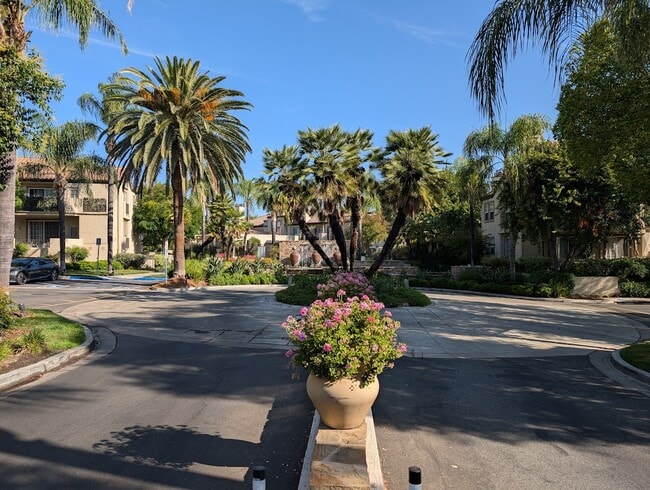 Building Photo - 24153 Del Monte Dr.