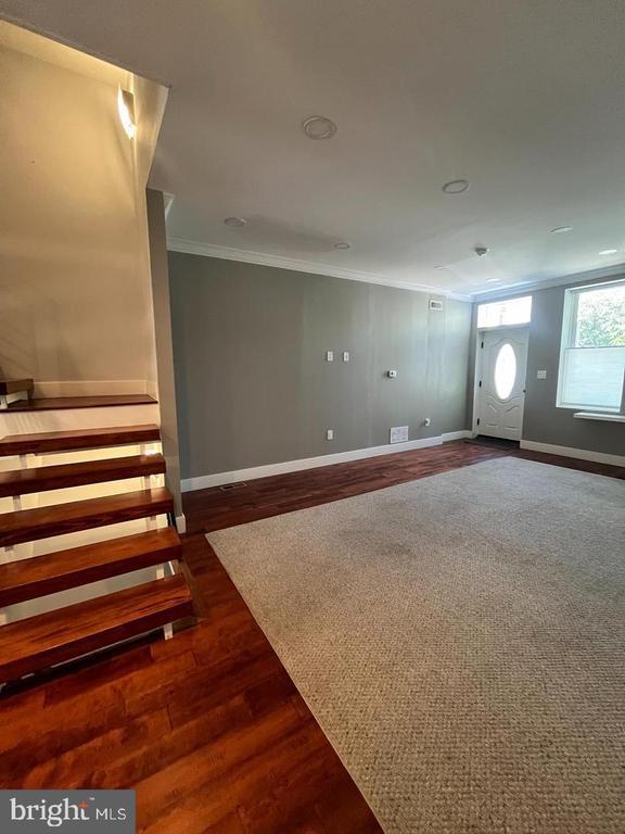 Building Photo - 2244 St Albans St