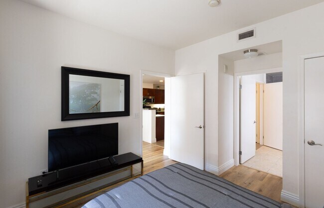 Building Photo - 530 K St