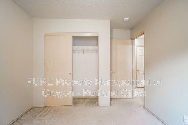 Building Photo - 3633 NE 158th Ave