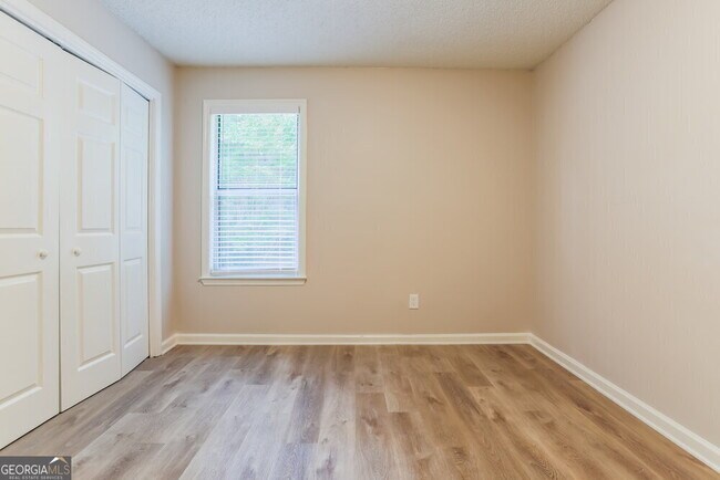 Building Photo - 3280 Pond Ridge Trail