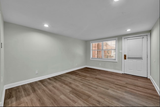 Building Photo - 3244 Warringwood Dr