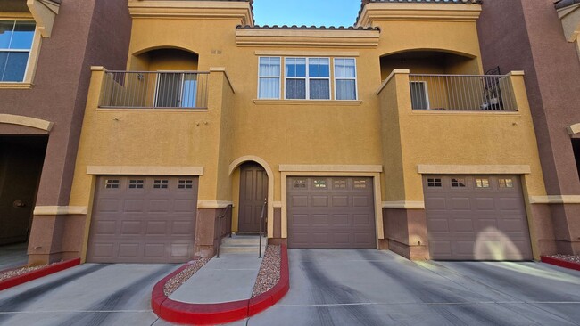 Building Photo - 3975 N Hualapai Way