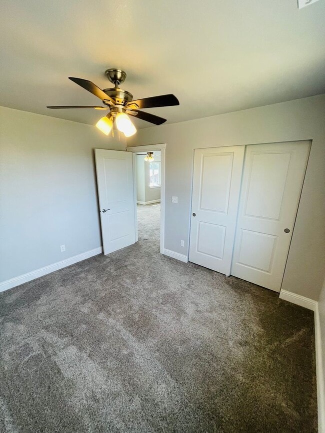 Building Photo - Entertainers delight, 3bdrm 2.5 bath home ...