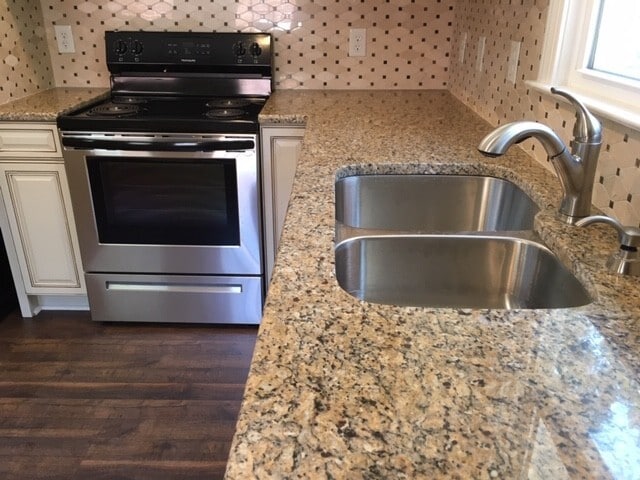 Building Photo - Charming 3 Bedroom Home w/ Bonus Room in Durham!