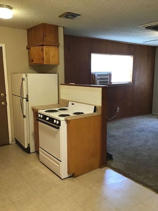 Building Photo - 301 Gayland Dr