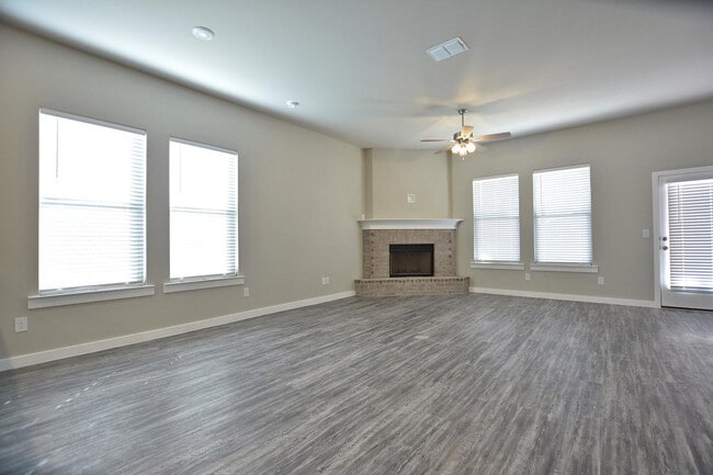 Building Photo - 1909 135th St