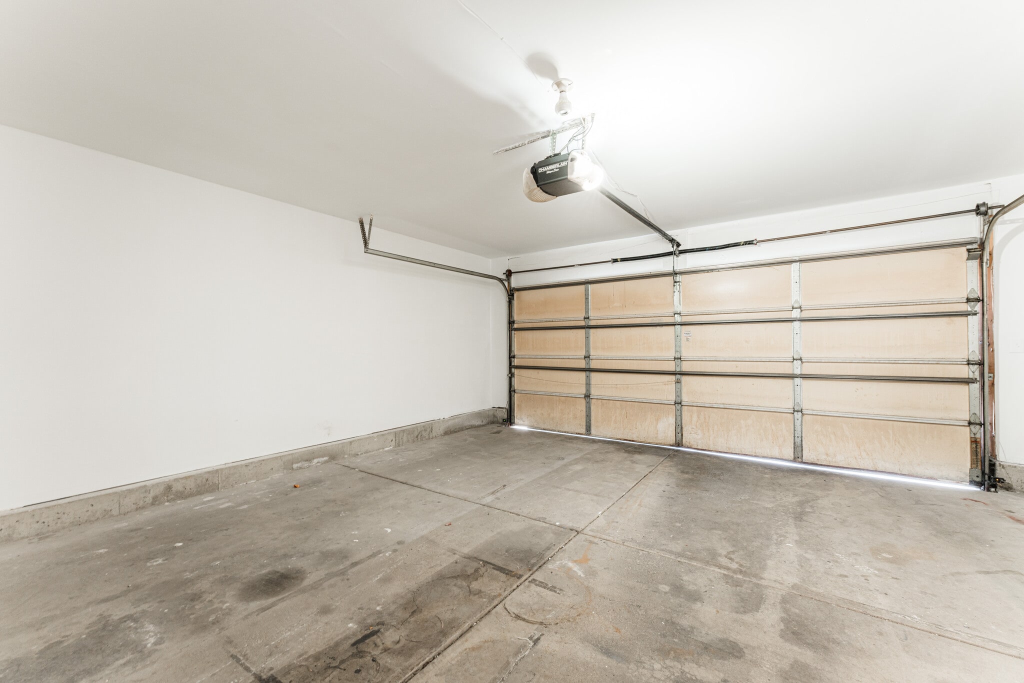 Building Photo - 684 Fieldcrest Dr