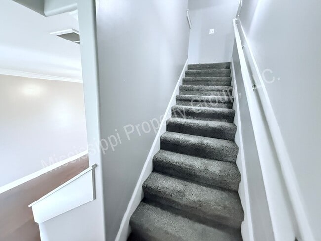 Building Photo - 4BR/4.5BA For Rent