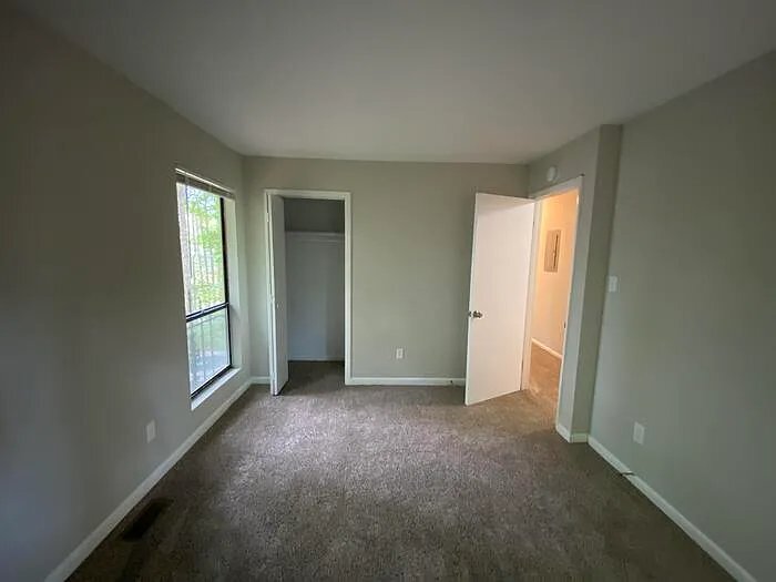 Building Photo - 1103 Ivy Rd