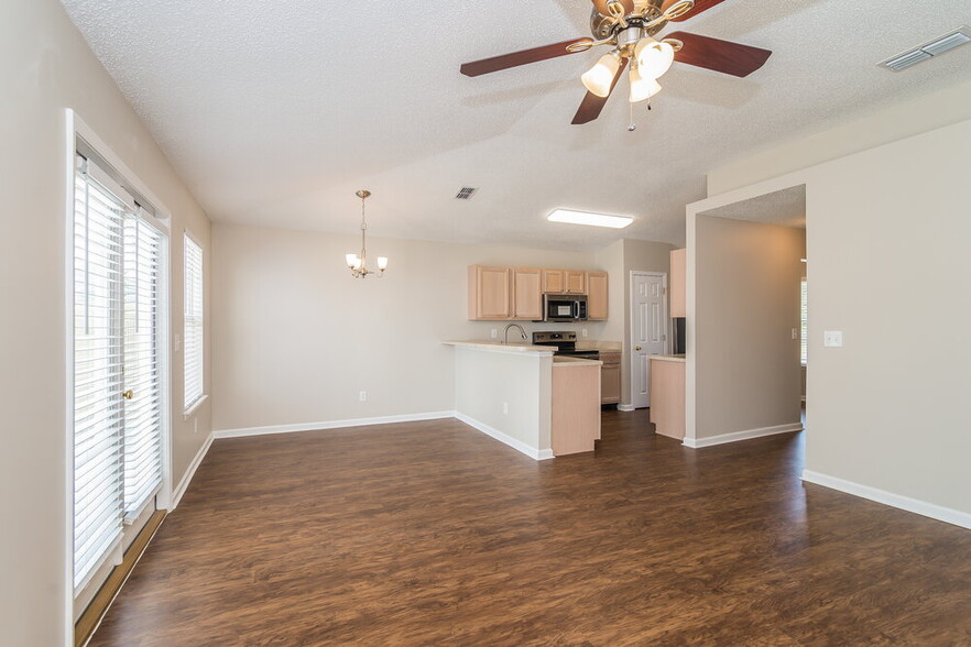 Building Photo - 1125 Buccaneer Blvd
