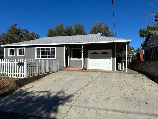 Primary Photo - Updated & Charming 3 Bedroom Home with Fan...