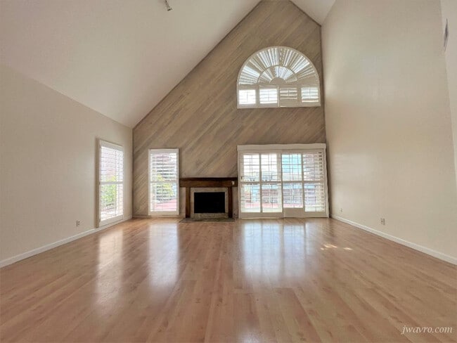 Building Photo - 606 Bridgeport Ln