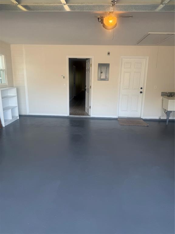 Building Photo - 8741 Village Green Blvd