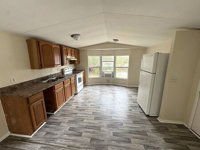 Building Photo - 6502 Sandra Dr