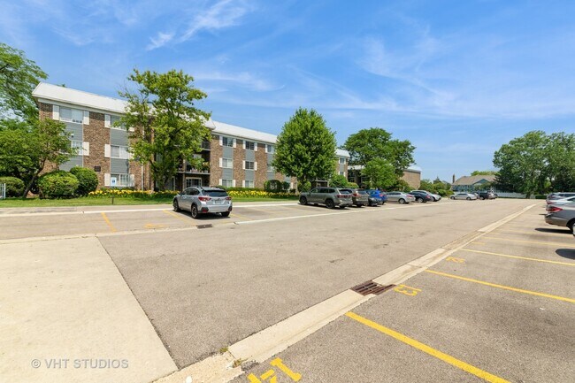 Building Photo - 1511 N Windsor Dr