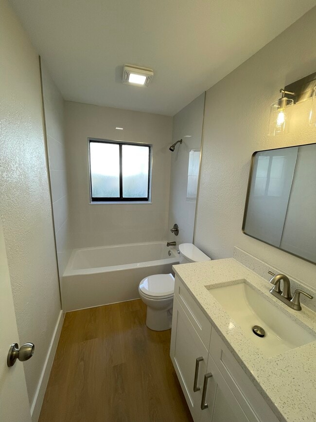 Building Photo - 5010 Pennsbury Dr