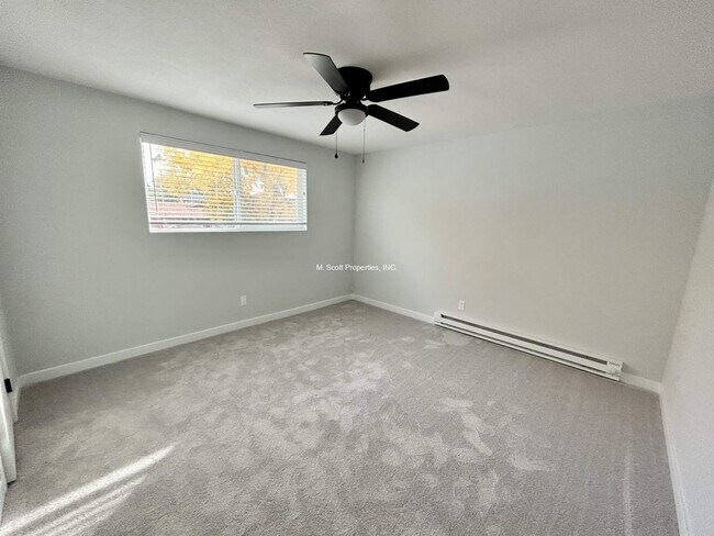 Building Photo - 3414 Woodside Dr