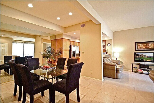 Building Photo - Two bedroom condo