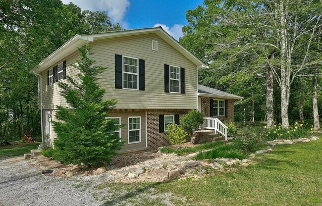 Primary Photo - 7206 Sawyer Rd