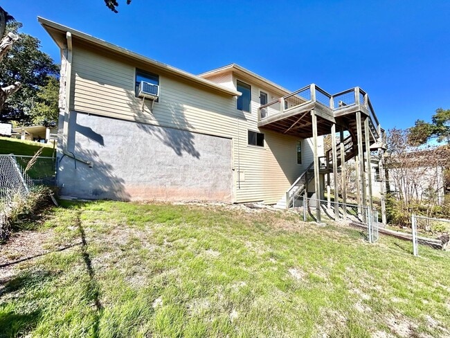 Building Photo - Greenbelt Gem Backing to Walnut Creek – Spacious 3BR Home in Prime North Austin Location
