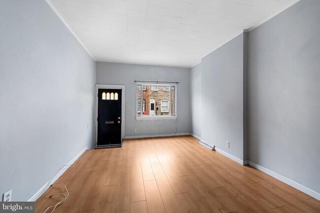 Building Photo - 113 S Curley St