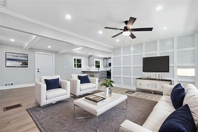 Building Photo - 1905 Fort Valley Dr SW