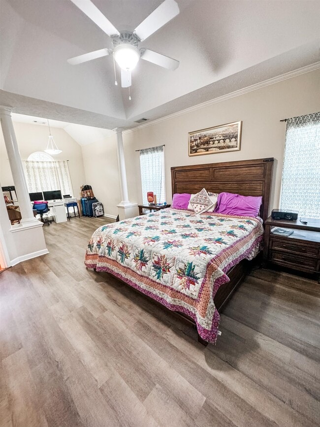 Building Photo - 520 Hunters Mill Cove
