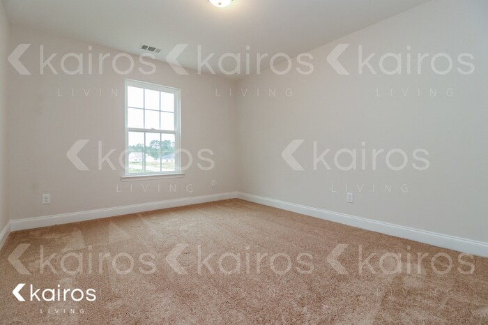 Building Photo - 229 Western Red Cedar Dr