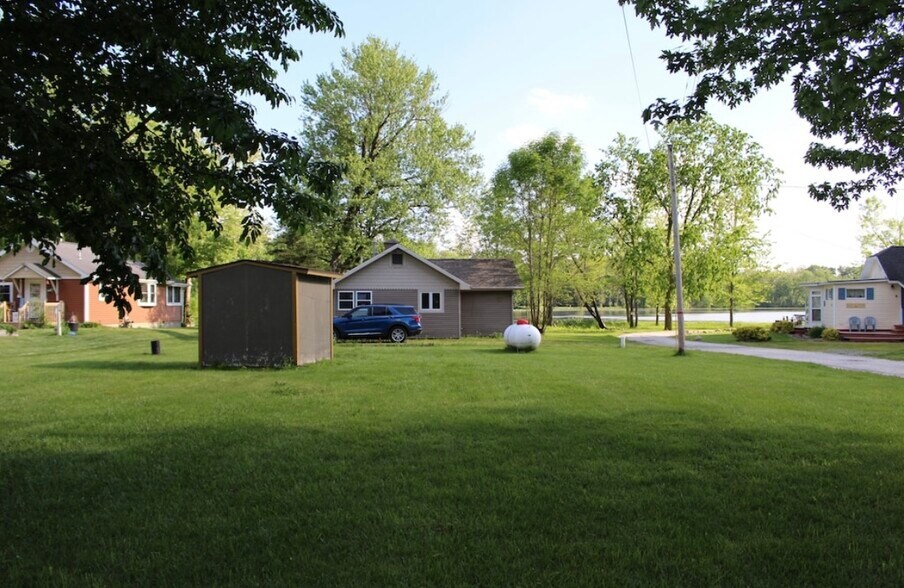 Building Photo - 11 Ems R4C Ln