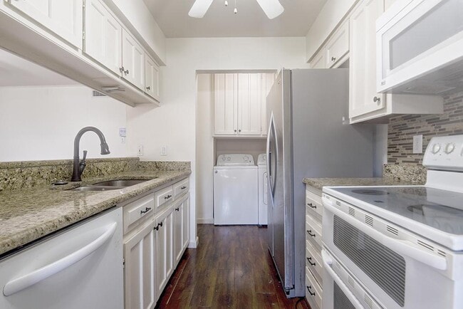 Building Photo - 2012 Court Pl