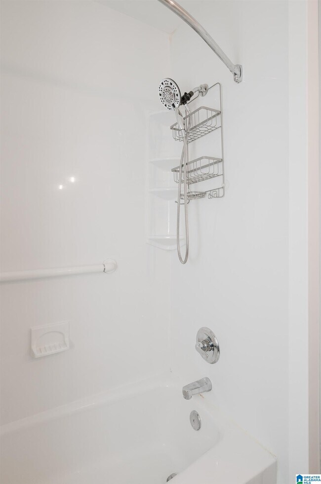 Building Photo - 1440 Hickory Ln