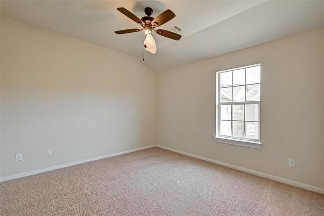 Building Photo - 3216 Clearview Cir
