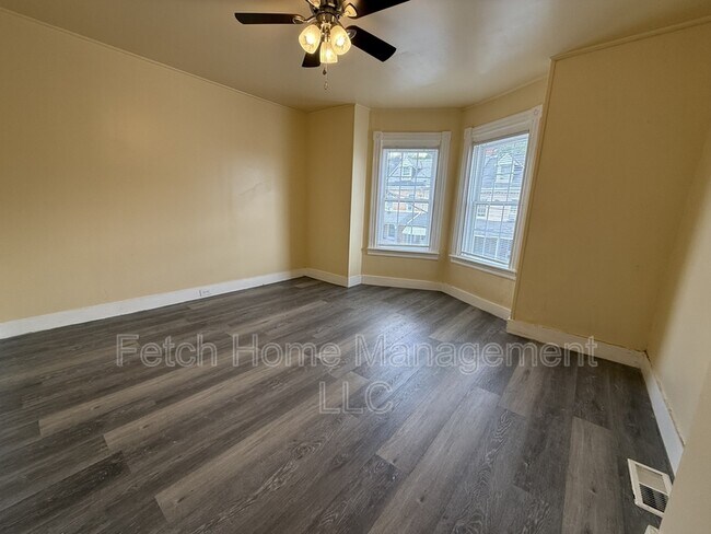 Building Photo - 830 Prangley Ave