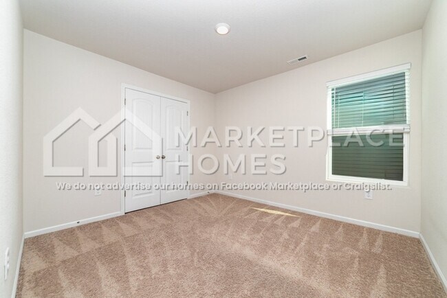 Building Photo - 3051 Cres Lk Ln