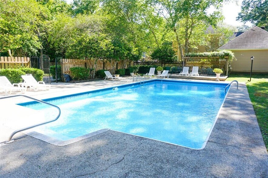 Community Pool - 6355 Burnham Wood Pl