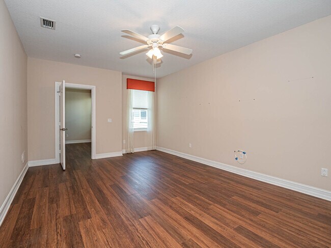 Building Photo - 1875 Bridgepointe Cir