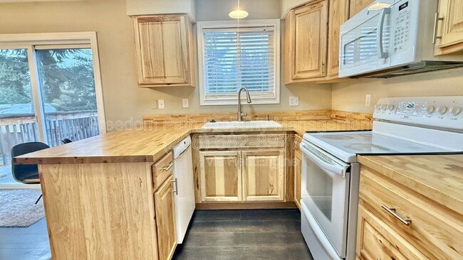 Building Photo - 31719 N Barbara Ave