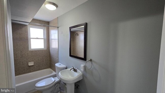 Building Photo - 64 Simpson Ave